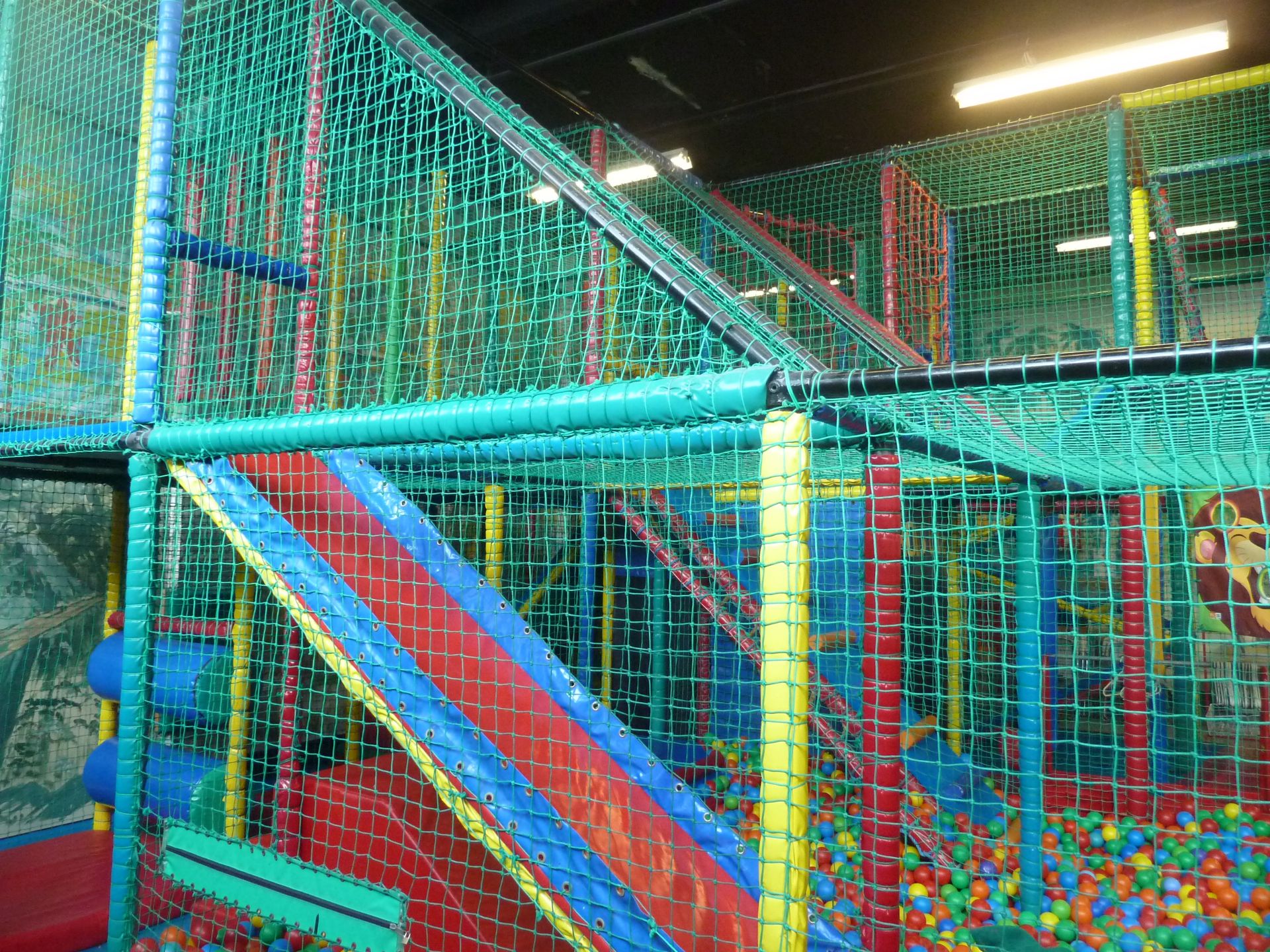 *Large soft play construction - 7.8m w x 5.8m d x 4.2m h. Constructed over two levels - Image 8 of 34