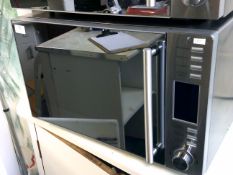 *Kenwood 900w sat E domestic microwave in very clean condition