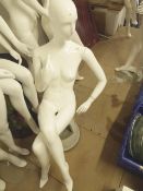 * mannequin - white/seated