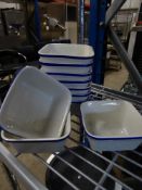 * 10 x small square pie dishes with blue rim