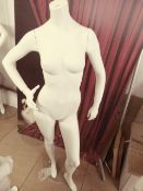 * mannequin - white/female/glass stand