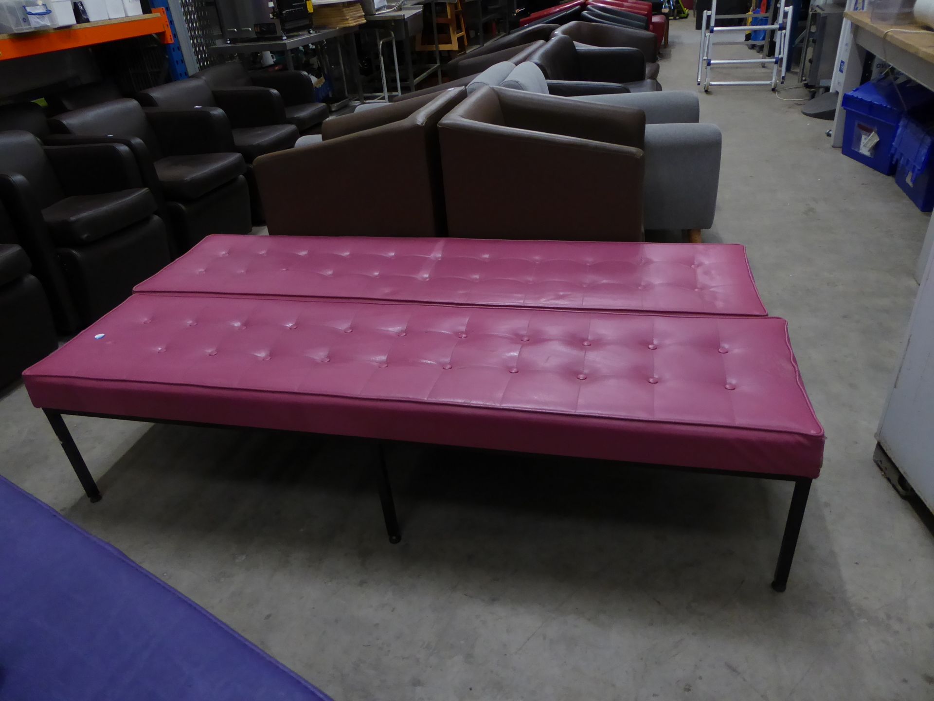 * 2 x pink leather bench seats with button detailing - Image 2 of 3