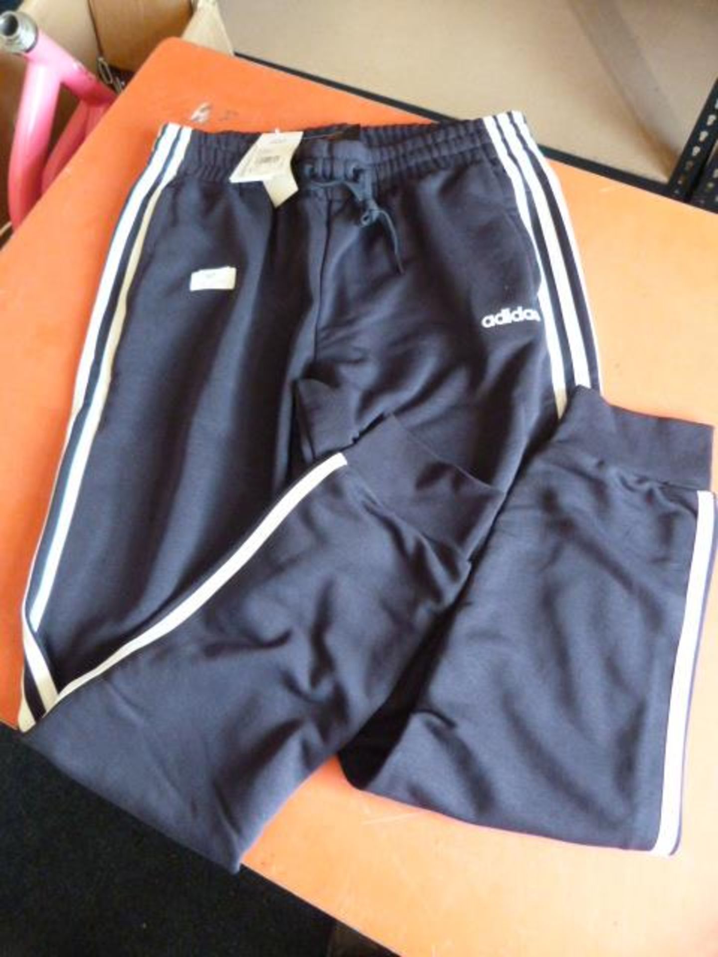 *Adidas Size: L Jogging Bottoms