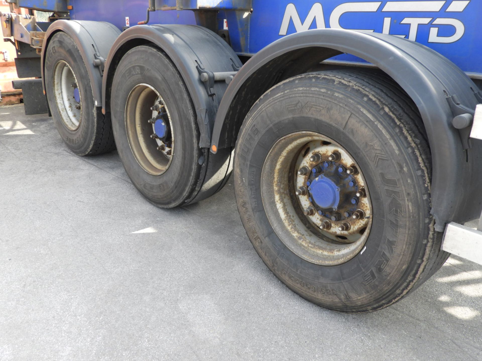 *MCL004 Dennison 2006 Tri-Axle Extendable Skeletal Trailer C188982 (Blue) 12271x2438mm - Image 2 of 7