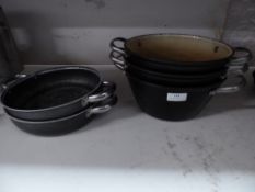 * 5 x cooking pots