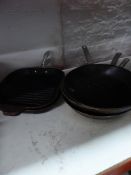 * 5 x pans ( 2 x griddle, 3 x frying pans)