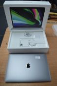 *Mac Book Pro 13" 8GB RAM, 256GB SSD