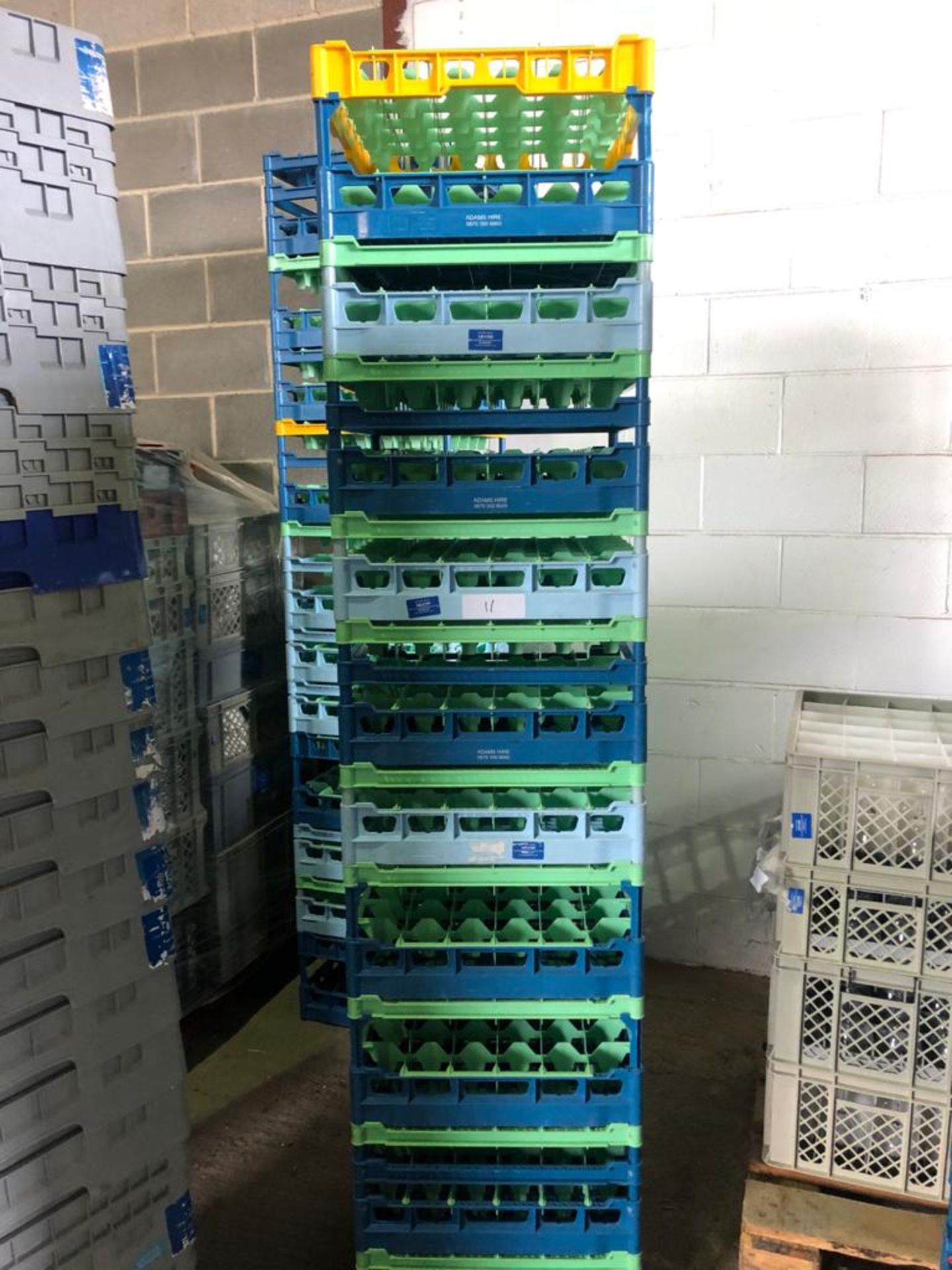10 x Glass Fries Racks 500/500mm - Mixure of glasses held within crate. 16's, 25's, 36's, 49's