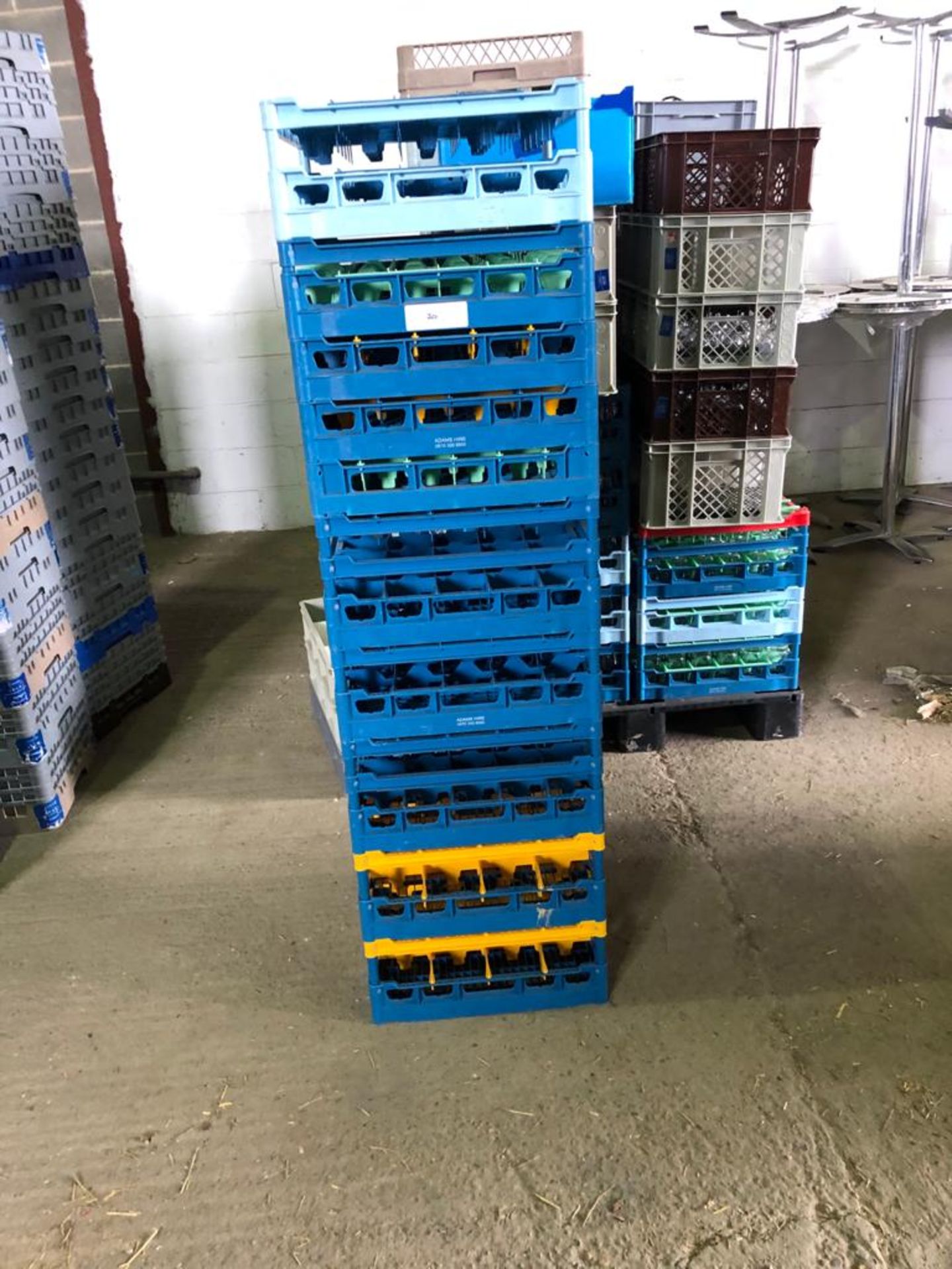 10 x Glass Fries Racks 500/500mm - Mixure of glasses held within crate. 16's, 25's, 36's, 49's