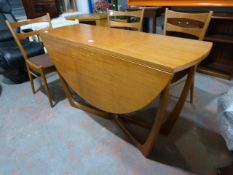 Retro Round Drop Leaf Dining Table with Three Chairs