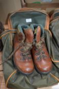Pair of Porelle Sherpa Walking Boots Size: 6.5