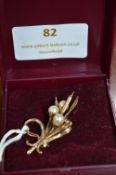 9k Gold & Pearl Brooch ~5g