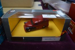 Corgi Classics Hull Daily Mail Morris Miner Van