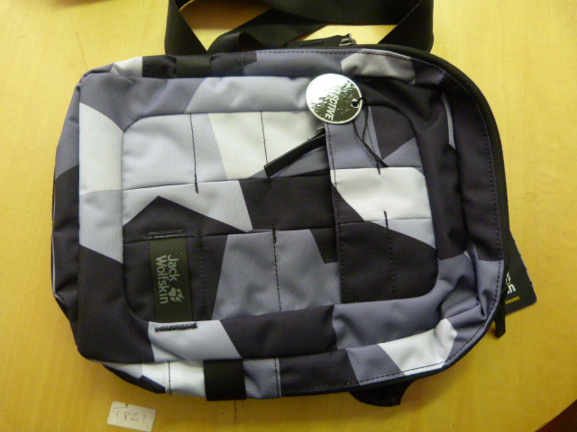 *TRT Utility Bag in Grey Geoblock