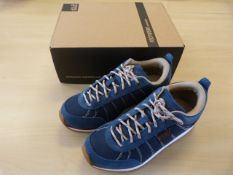 *Mountain DNA Low Shoes in Blue/Red Size: 4