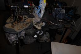 * jack wolfskin returns - slightly worn, various condition approx. 12 pairs various size and gender