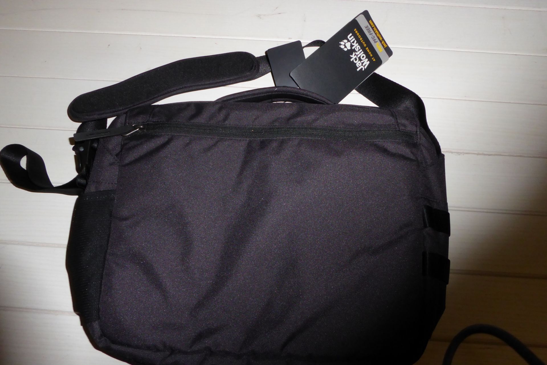 * black jack wolfskin tablet shoulder bag rrp£70.00 - Image 3 of 3