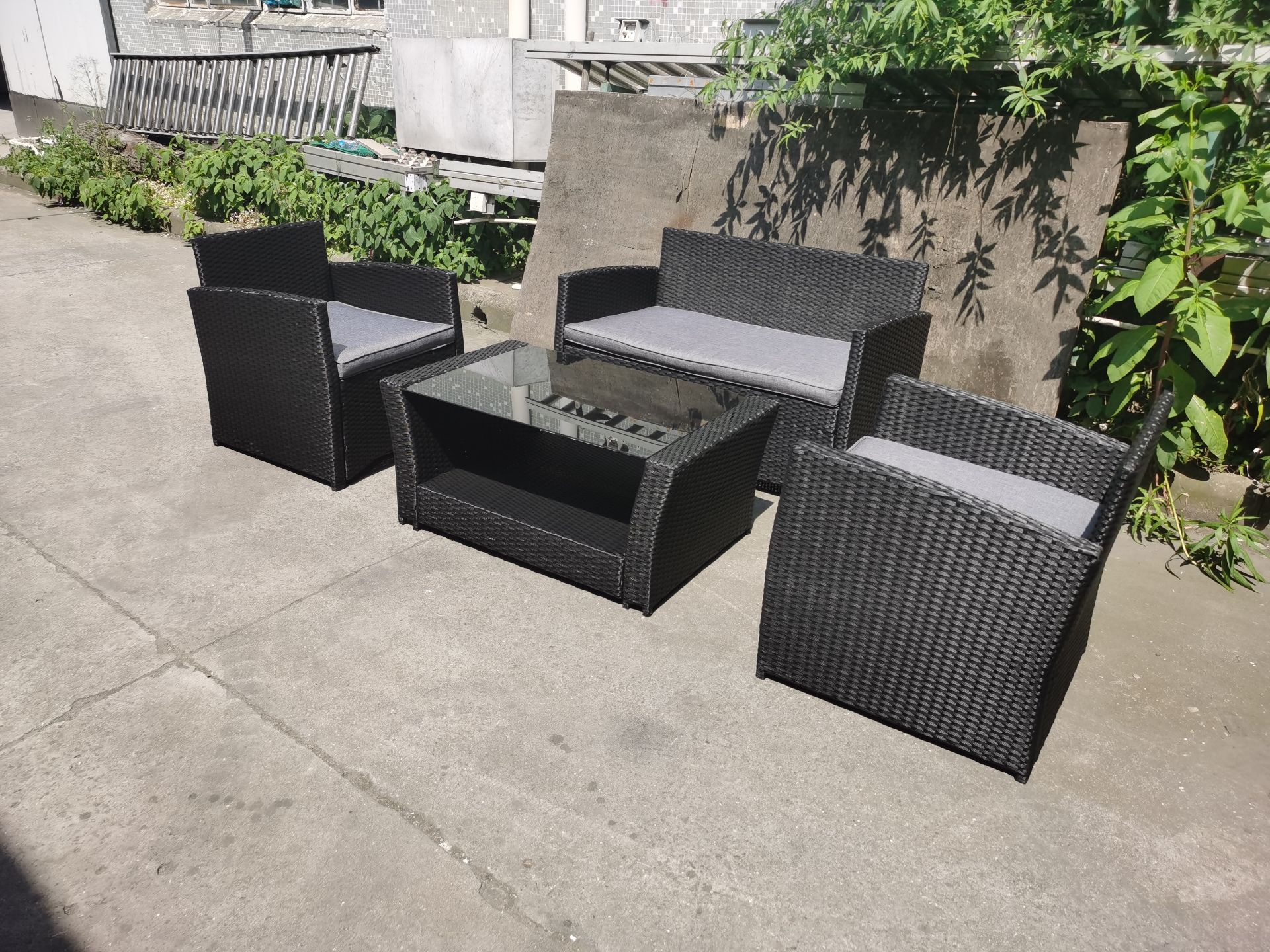 * 1 xBrand New - In Cardboard Boxes - Garden Rattan Furntiure Set. Black Wick with Grey Cushions.