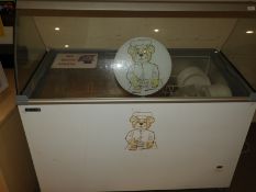 *Tefcold IC4008 Ice Cream Freezer with Plate Glass and Illuminated Top