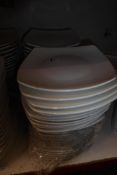 * Approx. 50 square dinner plates 250 x 250