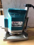 * Makita 3600B router in wooden case working order