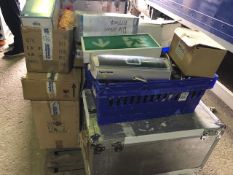 *Large pallet of lighting and fittings etc