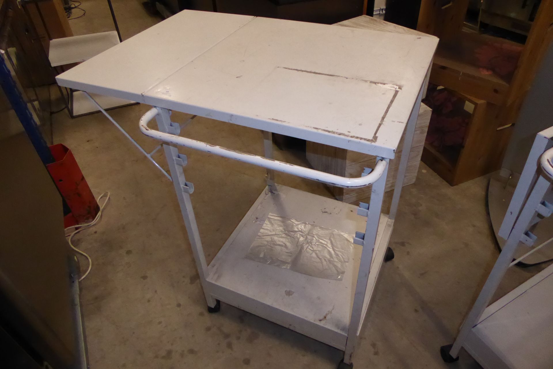 * Heavy duty steel mobile work station with drop leaf and lower drawer 600 x 600 x 970 + 300 for