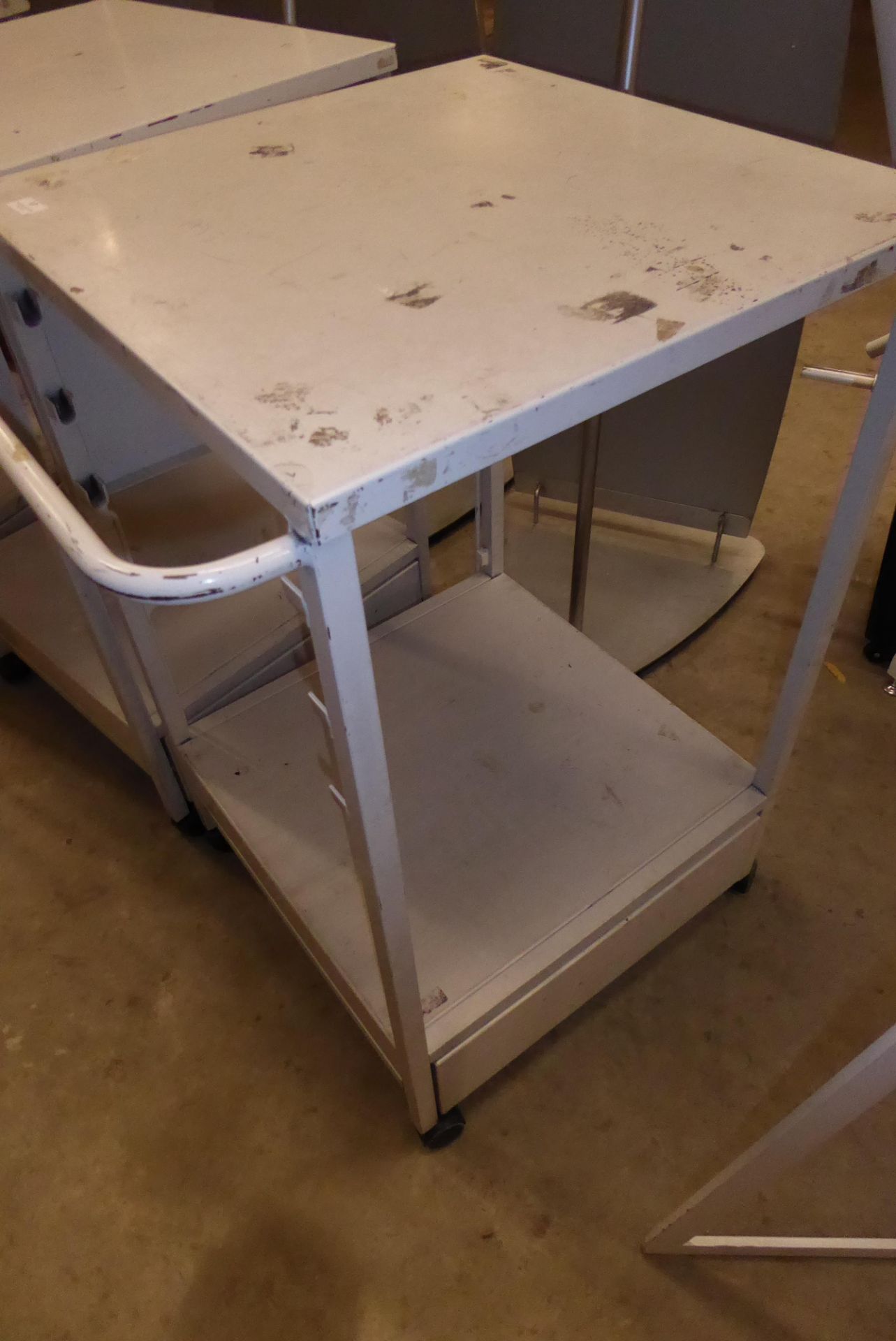 * Heavy duty steel mobile work station with drop leaf and lower drawer 600 x 600 x 970 + 300 for - Image 2 of 2