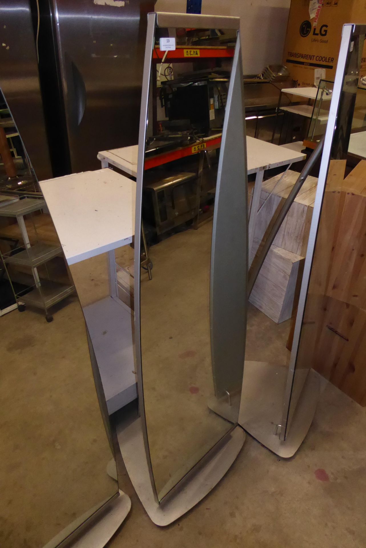 * Floor standing full length mirror on heavy base 550 x 600 x 1550