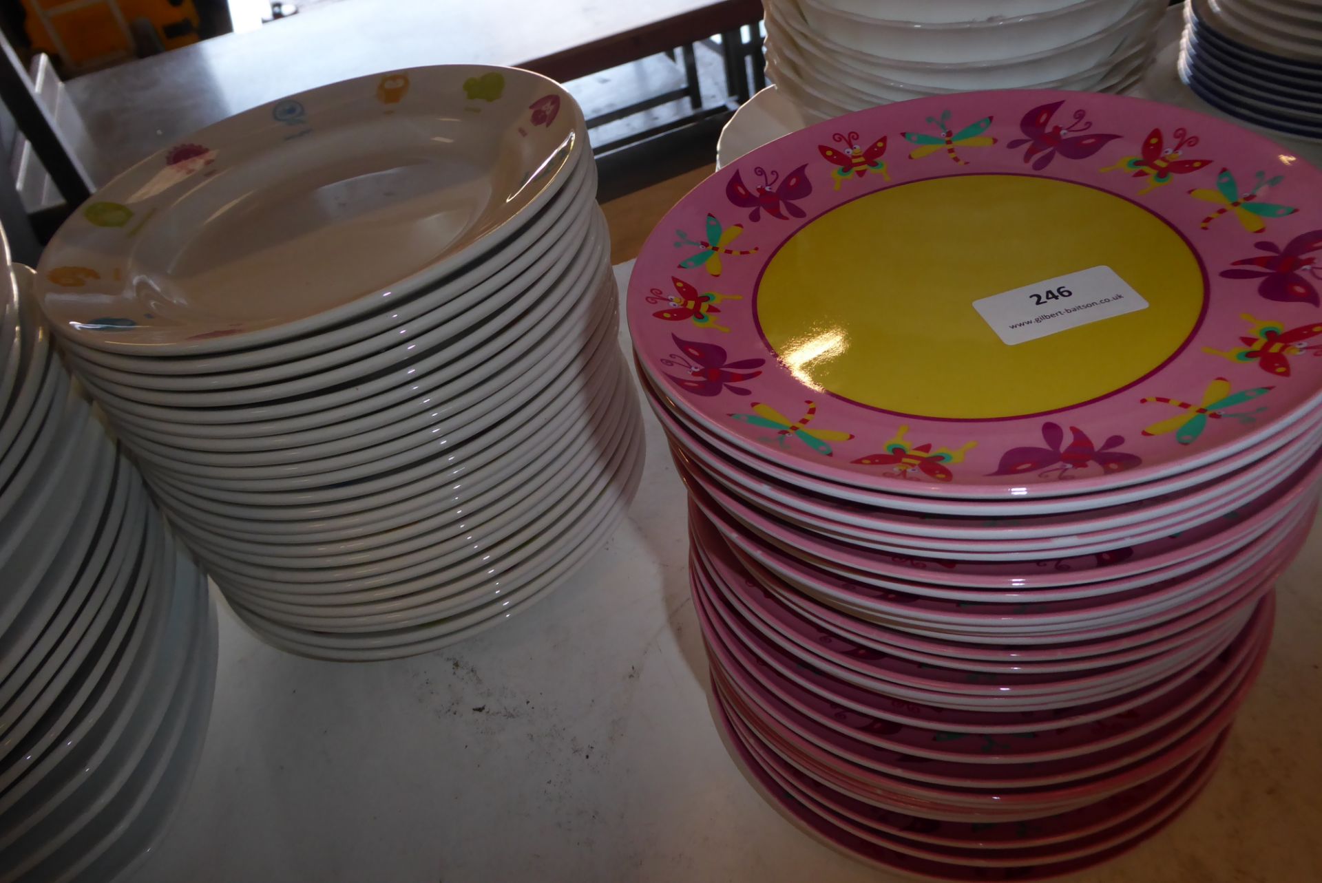 * approx. 25 x kids shallow bowls and 25 x plastic side plates