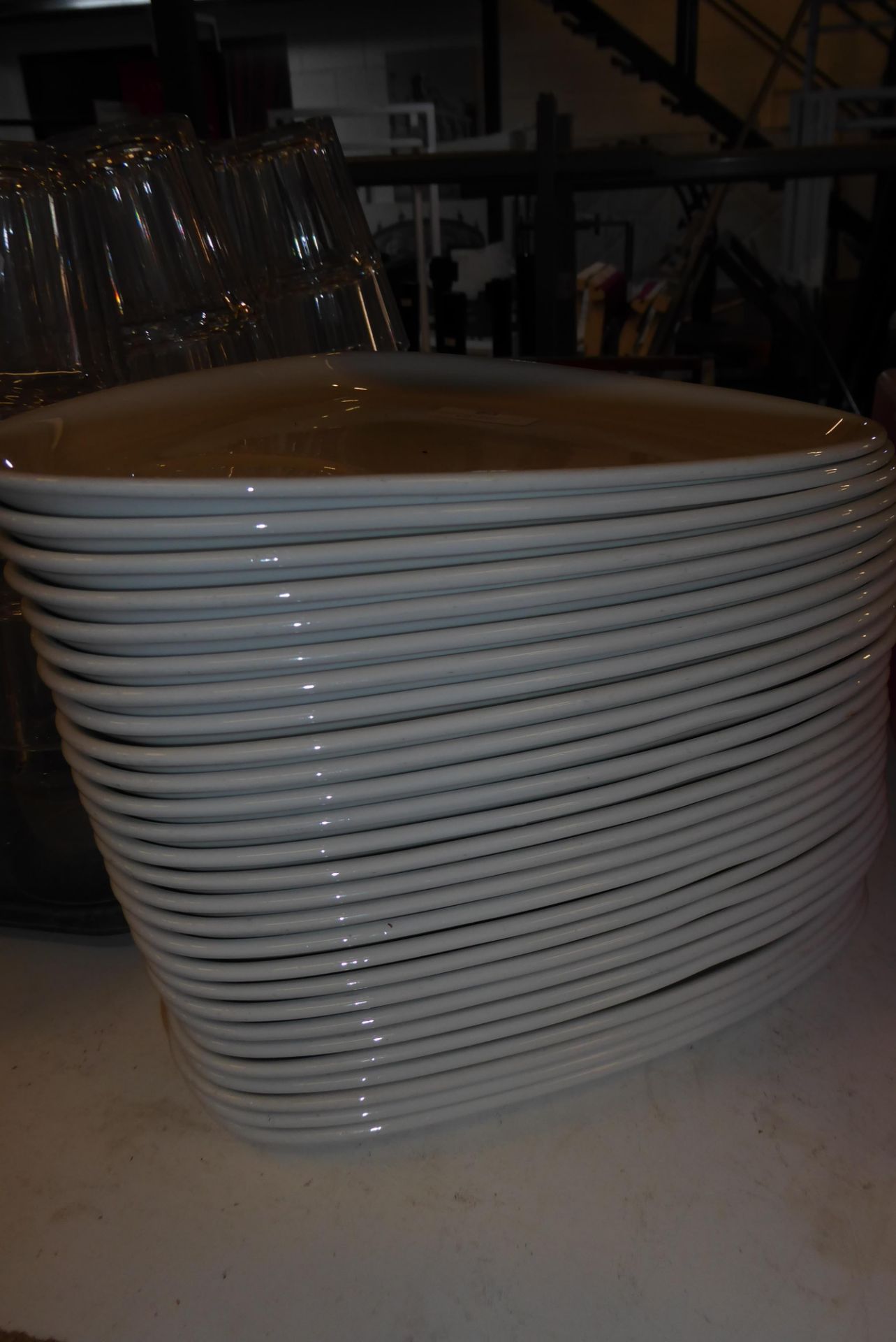 * Approx. 25 triangular snack/dip plates 250 x 220 - Image 2 of 2