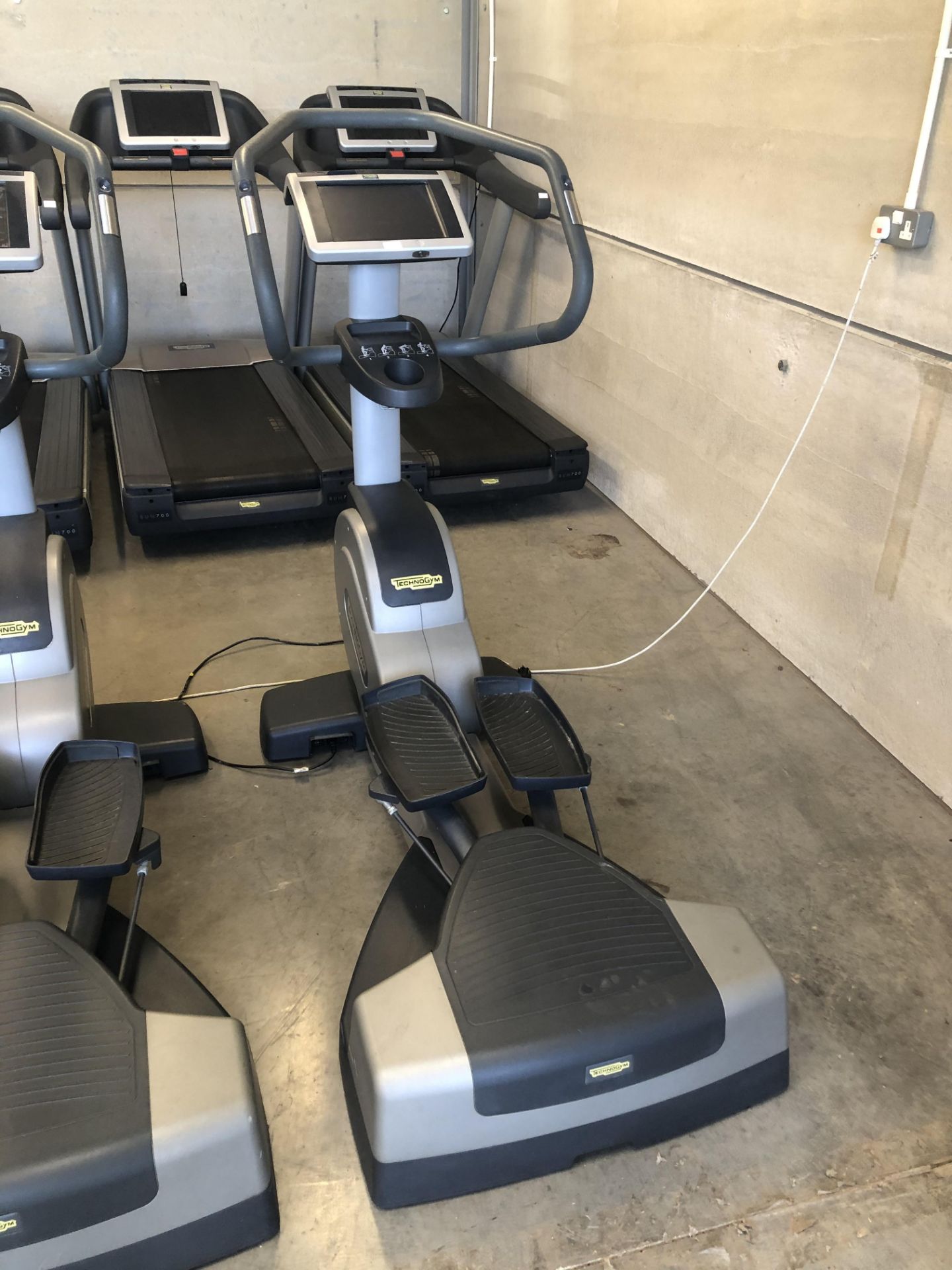 *Technogym 700 Series Wave Excite Cross Trainer with Touchscreen TV