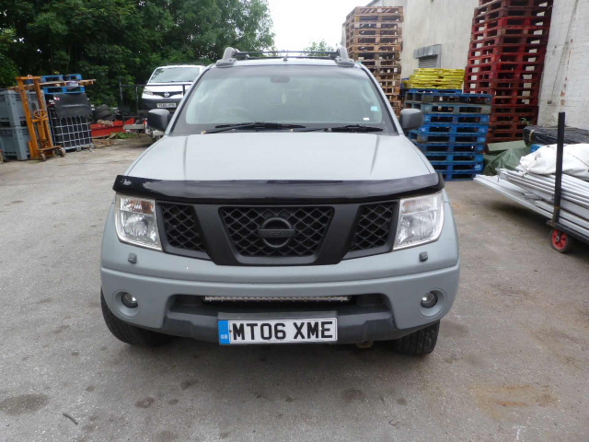 *Nissan Navara Crew Cab Pickup 4x4 Reg: MT06 XME, MOT: Jan 2022, Mileage: 259635 - Bild 6 aus 12