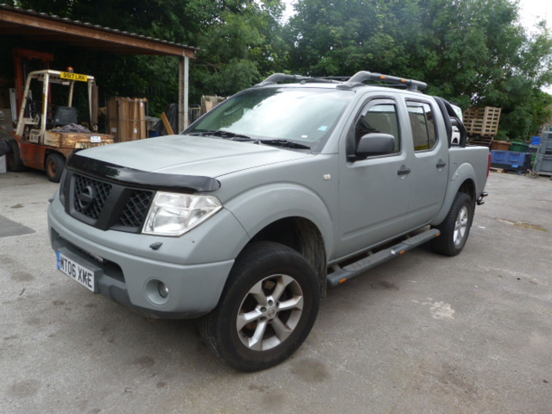 *Nissan Navara Crew Cab Pickup 4x4 Reg: MT06 XME, MOT: Jan 2022, Mileage: 259635