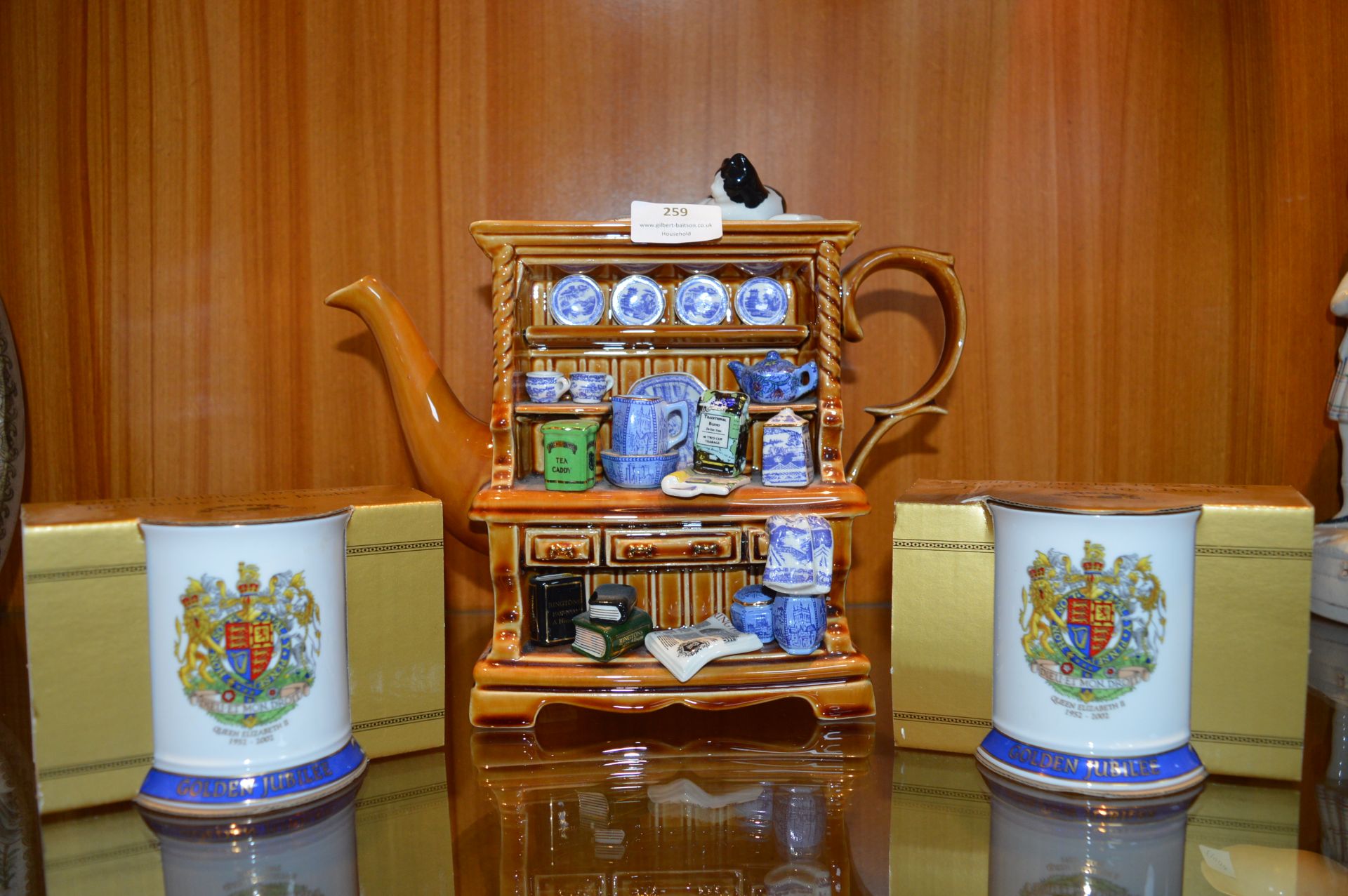Ringtons Novelty Teapot plus Mugs