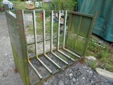 *Glass Stillage