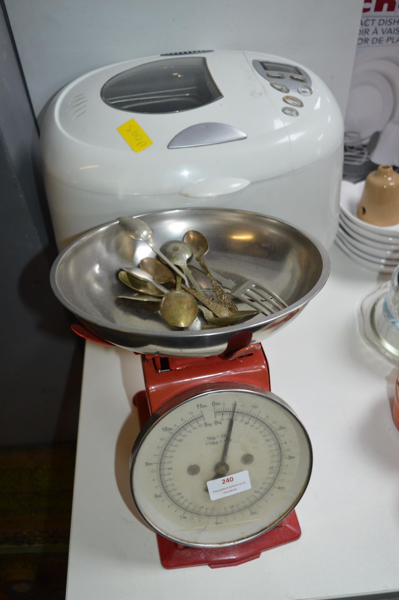 Morphy Richards Bread Maker plus Kitchen Scales (A