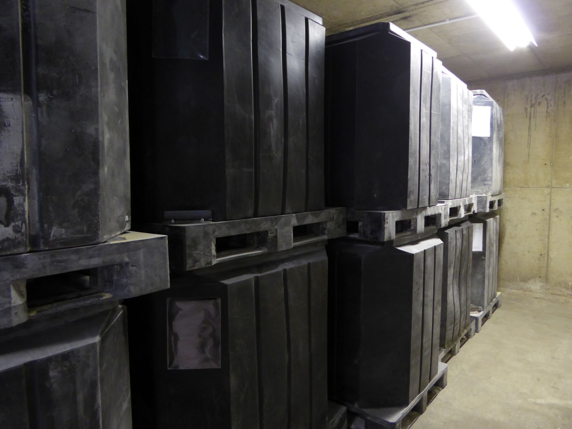 * 10 x Industrial IBC type heavy duty black plastic containers. Have been used to store granulated - Image 9 of 9