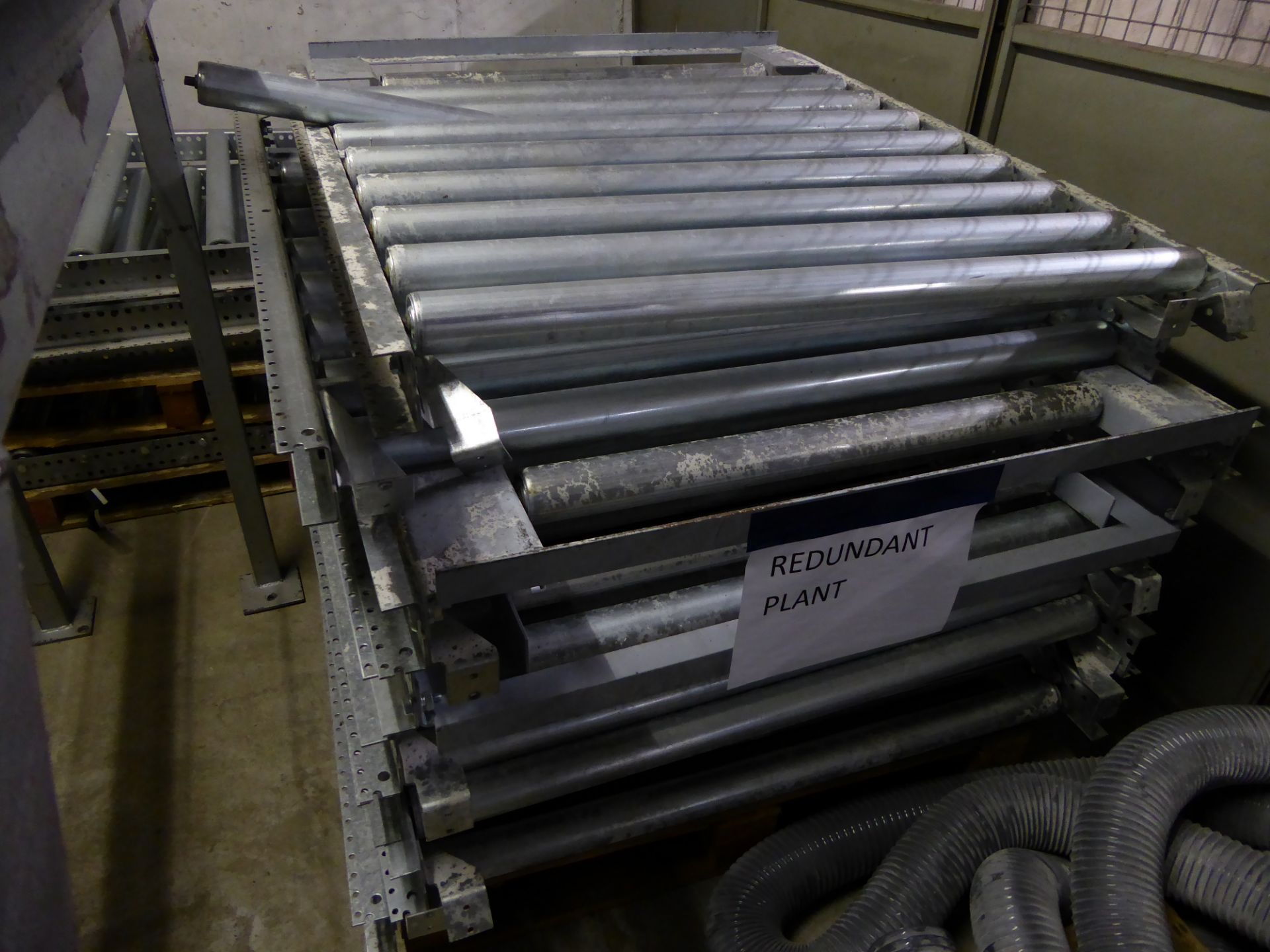 * Roller conveyor sections - rollers 1050w. 5 x sections @ 2.5m long = 12.5m - Image 4 of 8
