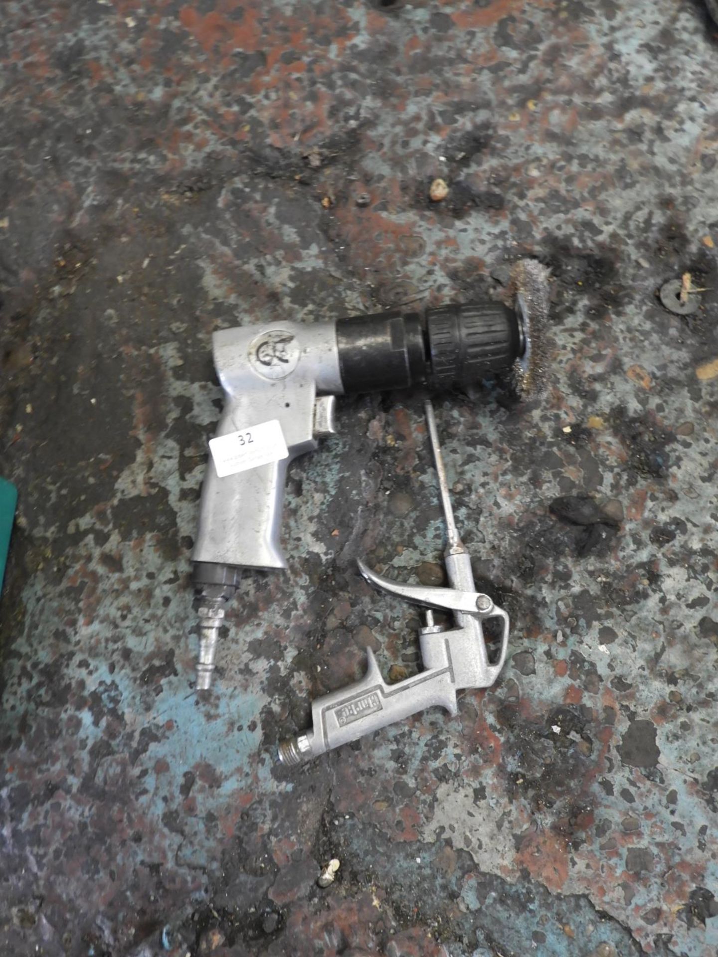 Pneumatic Drill with Keyless Chuck, and a Blower
