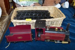 Model Seam Train and a Selection of Track
