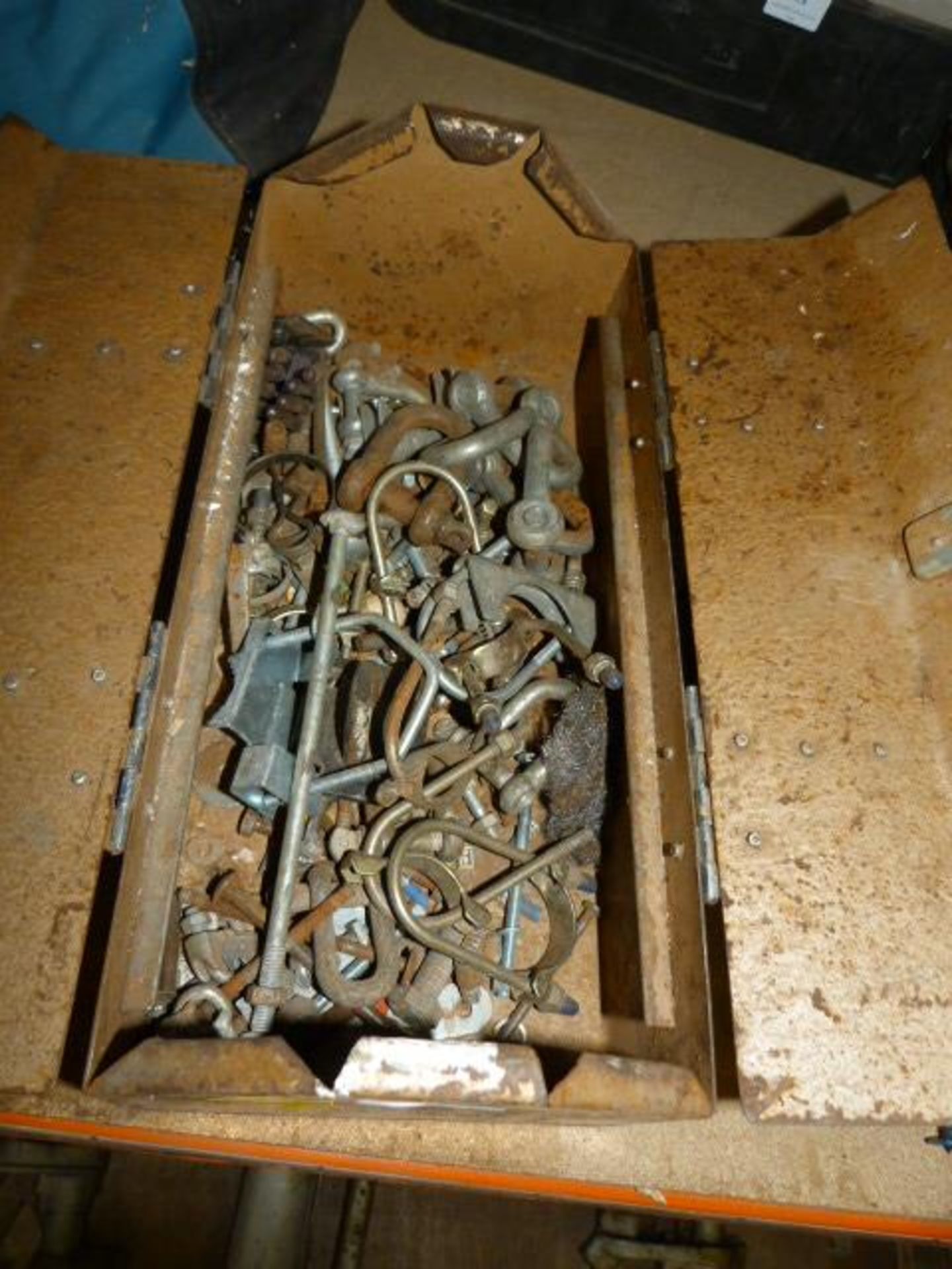 Toolbox Containing Assorted Galvanised Shackles, E - Image 2 of 2