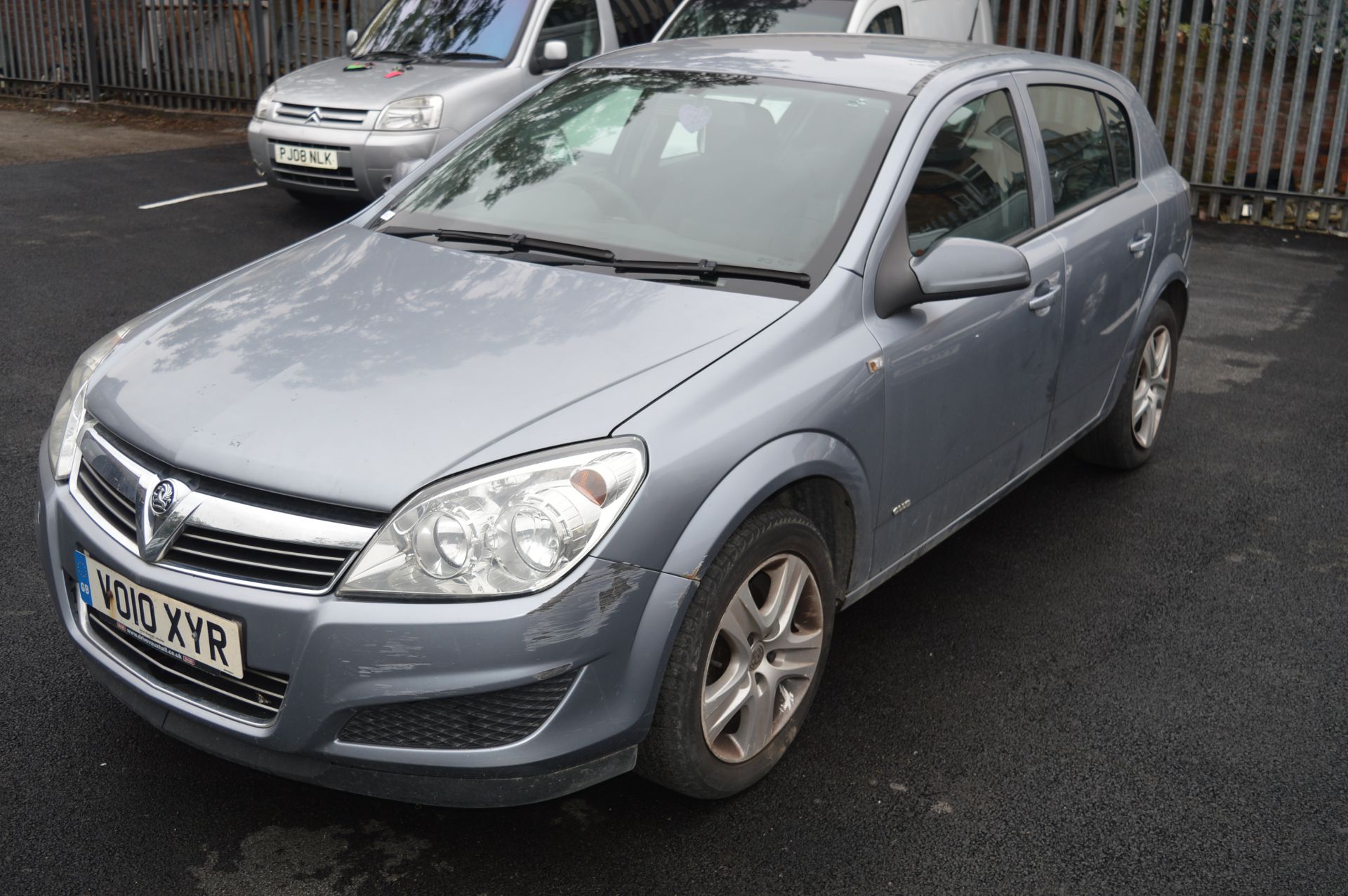 *Vauxhall Astra, Reg: VO10 XYR, Mileage: 166,394 - Image 2 of 5