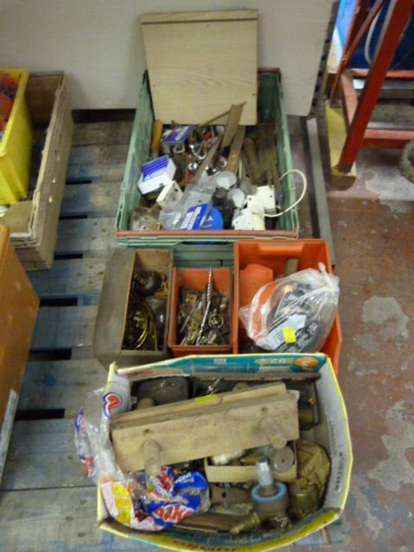 Mixed Lot of Assorted Tools and Fittings