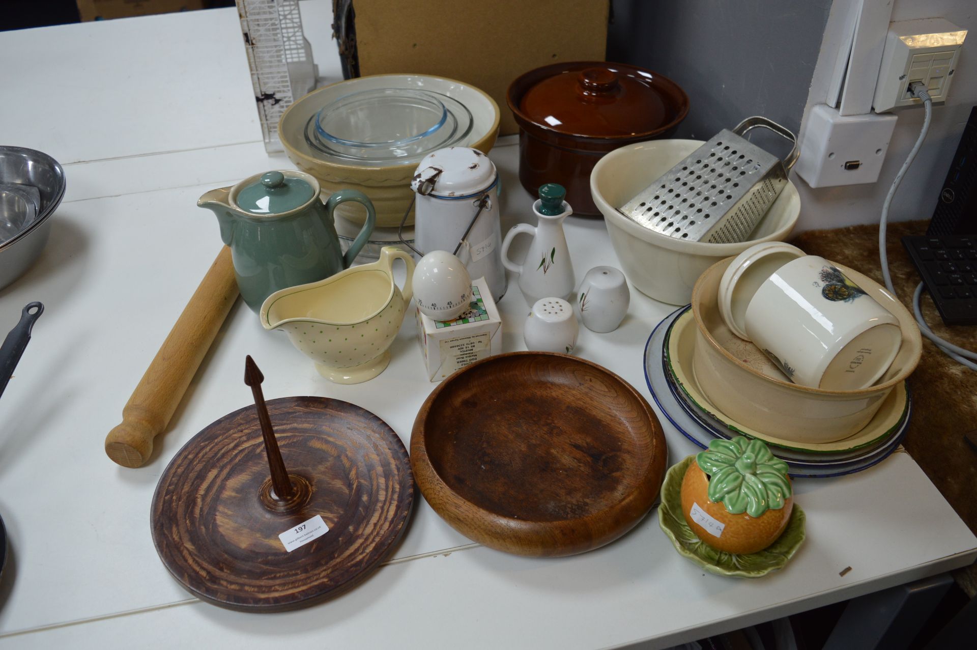 Vintage Kitchenware, Mixing Bowls, Enamelware, etc