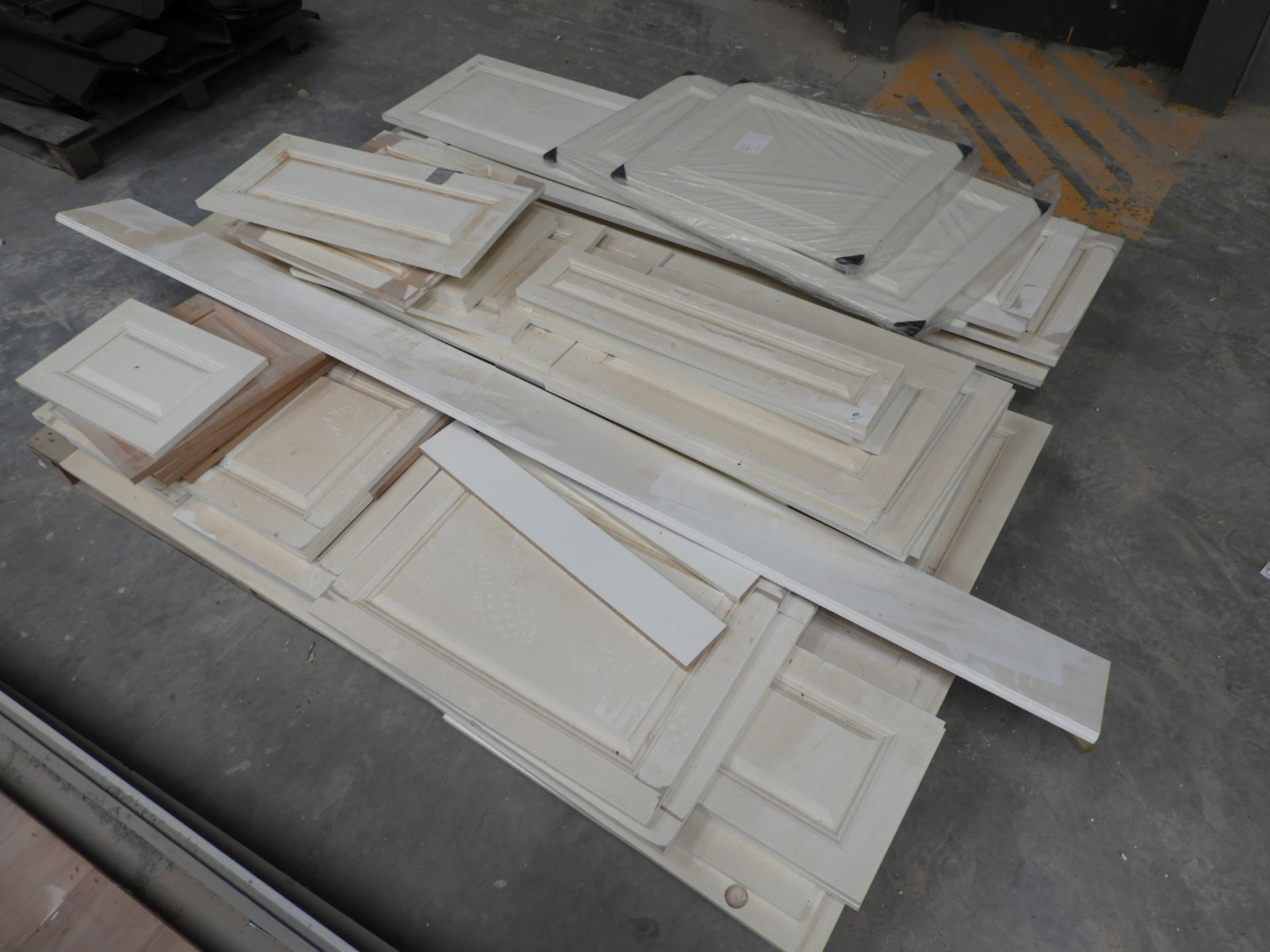 *Two Pallets of Cream Kitchen Cabinet Door and Drawer Fronts