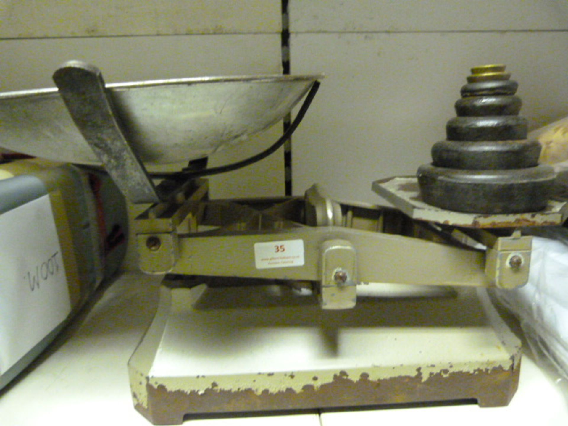 *Set of Vintage Scales with Weights