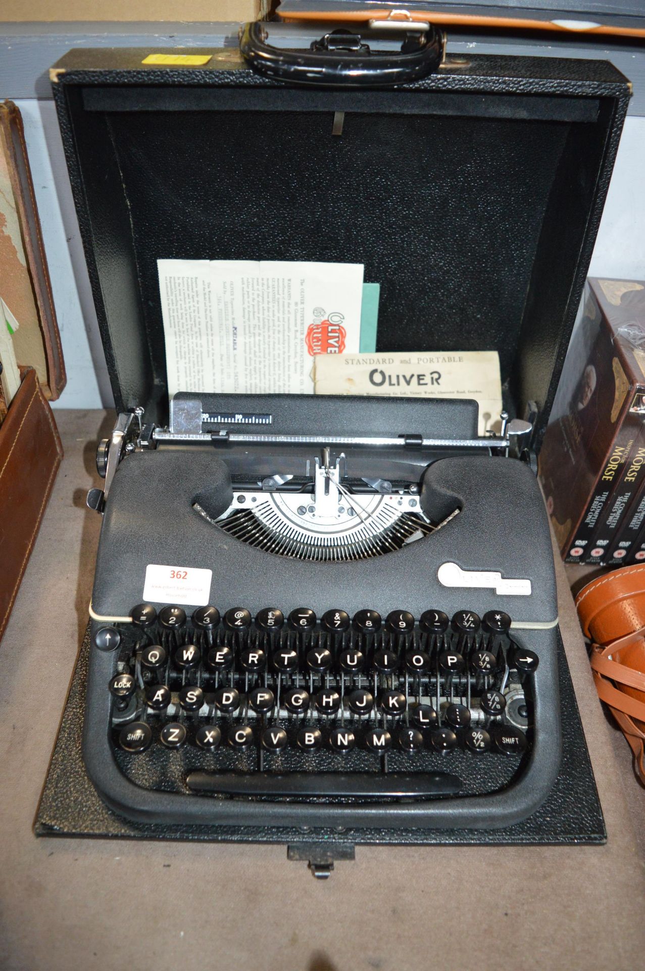 Vintage Oliver Courier Typewriter