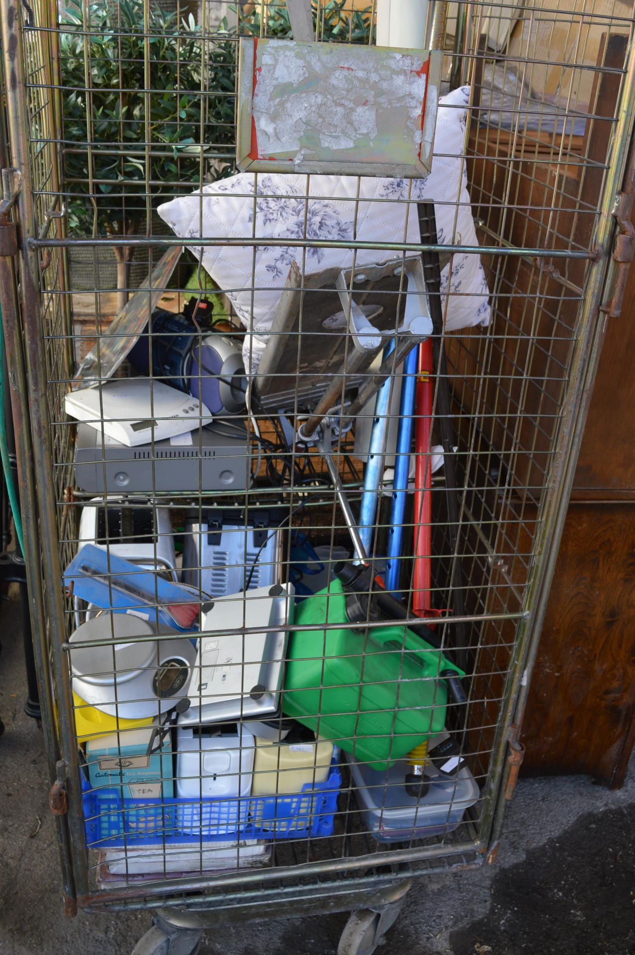 Cage of Household Goods; Toaster, Tile Cutter, Pog
