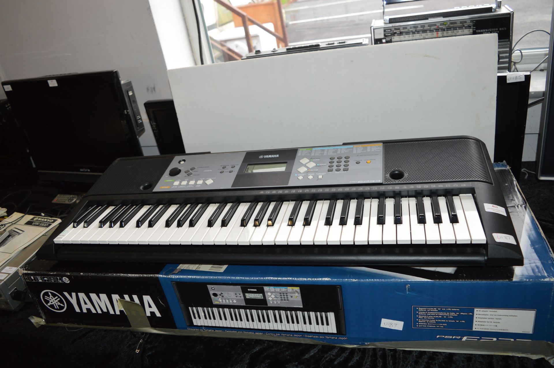 Yamaha PSR-E233 Electronic Keyboard